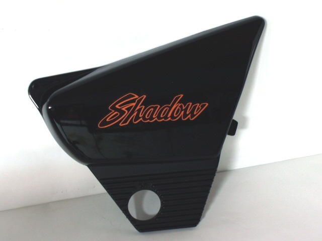 POKLOPAC BOČNI DESNI HONDA VT700C SHADOW (835A0-ME9-770ZB)
