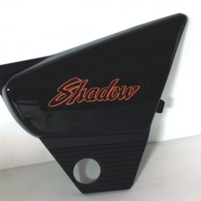 POKLOPAC BOČNI DESNI HONDA VT700C SHADOW (835A0-ME9-770ZB)