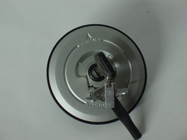 ČEP REZERVOARA GORIVA / 17620-GE2-931 <BR>* HONDA MSX 125 / NSR 50 - 75 / NS-1 <BR>* NOVO