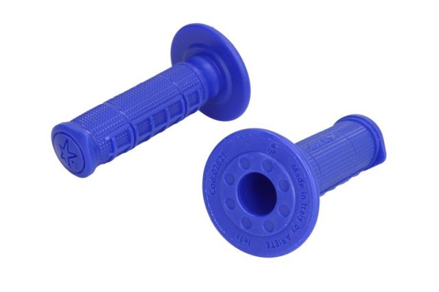RUČKE / GUMENE NAVLAKE VOLANA ENDURO / OFF ROAD ARIETE (02621/A-A) <br> BOJA: PLAVA <br> PROMJER: 22/25 MM <br> DUŽINA: 115 MM